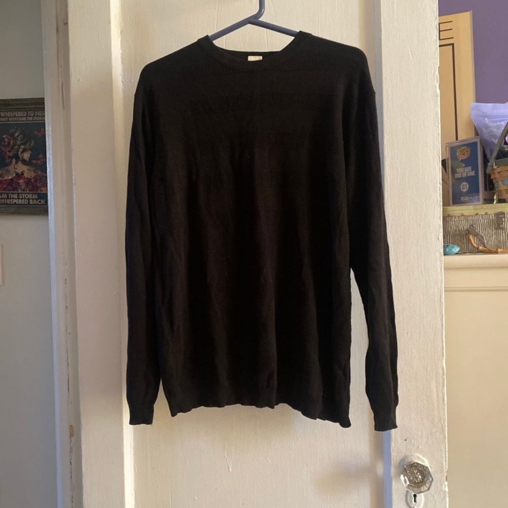 Perry Ellis Men’s Sweater-Medium
Black
In good condition